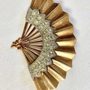 Gold Tone Art Nouveau Vintage Rhinestone Fan Brooch